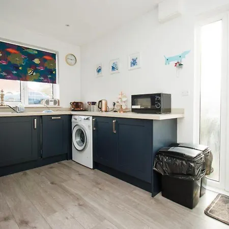 2 Bed - Sleeps 4 - Parking - Pet Friendly Holiday home Filey